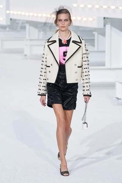 Look 34